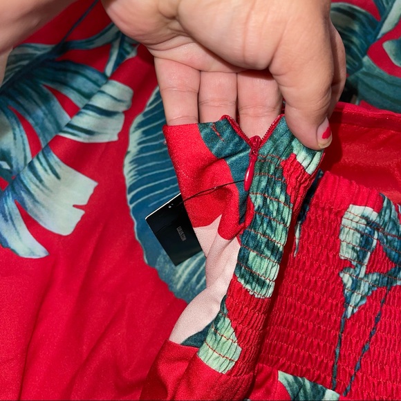 Lulu’s Floral Jumpsuit - Picture 9 of 15